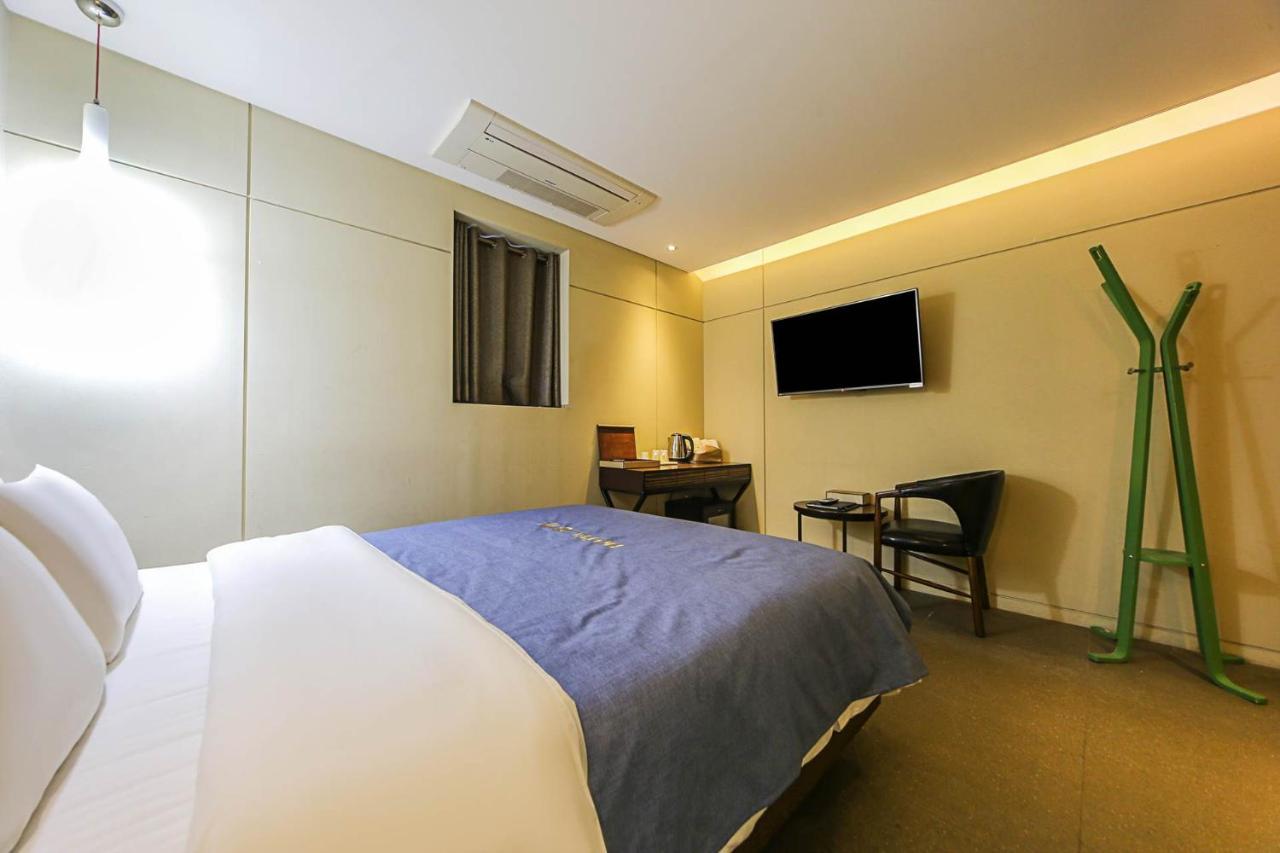 Hotel Myeongjak Cshuncshon Kültér fotó