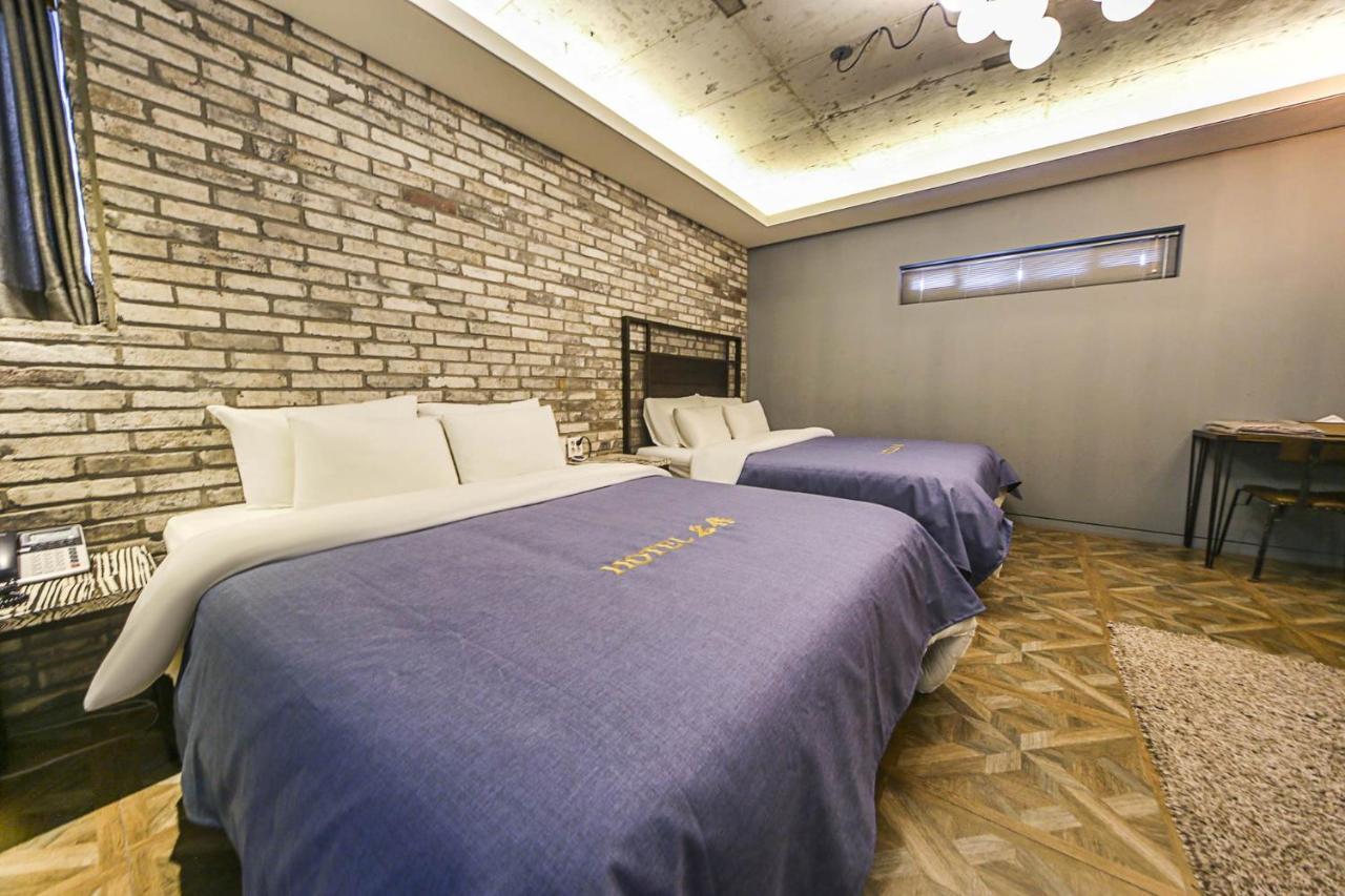 Hotel Myeongjak Cshuncshon Kültér fotó