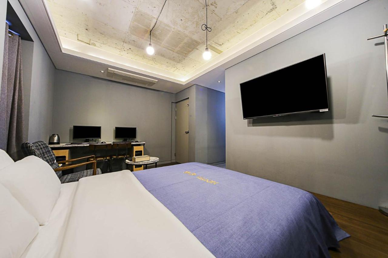 Hotel Myeongjak Cshuncshon Kültér fotó