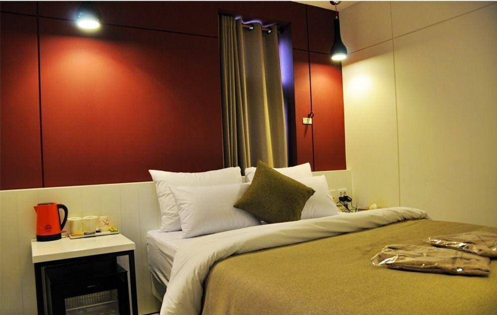 Hotel Myeongjak Cshuncshon Kültér fotó