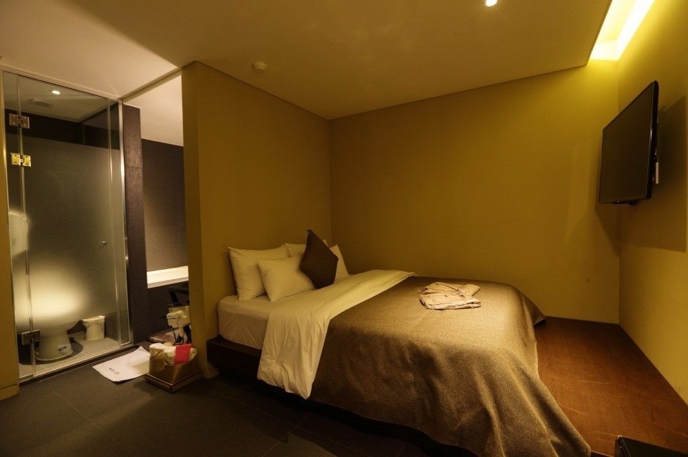 Hotel Myeongjak Cshuncshon Kültér fotó